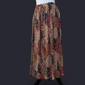 Lovely boho patchwork print pleated maxi skirt! Brand new with tags!